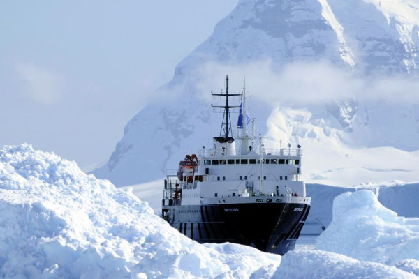 Image of a cruise ship